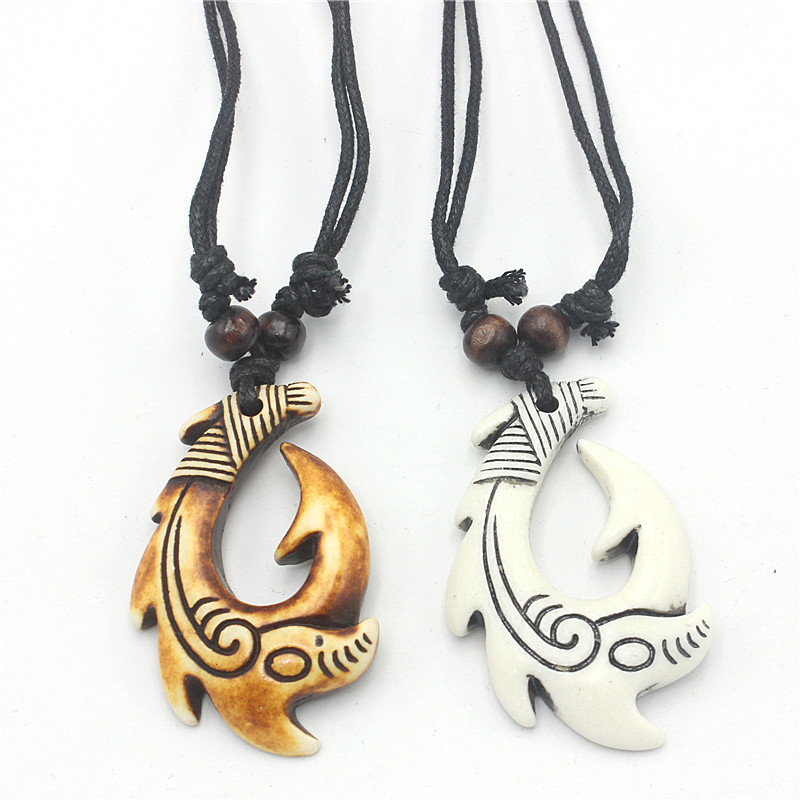 Maori Fish Hook Necklace - Res - Resin Art Necklace recension och pris